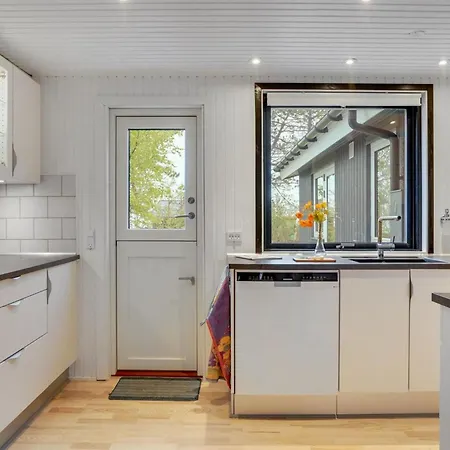 Ferienhaus Djuna - 200m From The Sea By Interhome