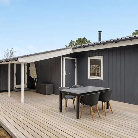 Ferienhaus Djuna - 200m From The Sea By Interhome